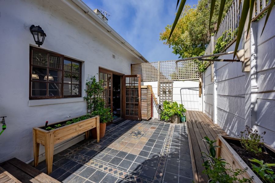 2 Bedroom Property for Sale in Harfield Village Western Cape